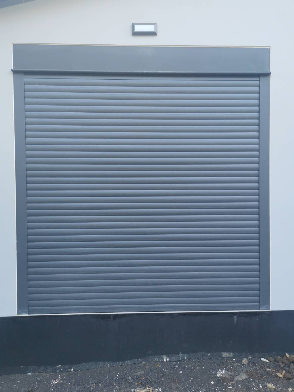 volet roulant gris fermé