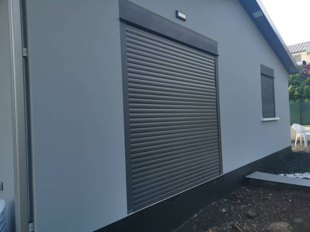 volet roulant gris